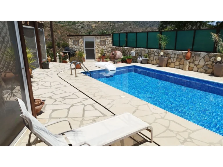 5 Bedroom House for Sale in Kalo Chorio Lemesou, Limassol District