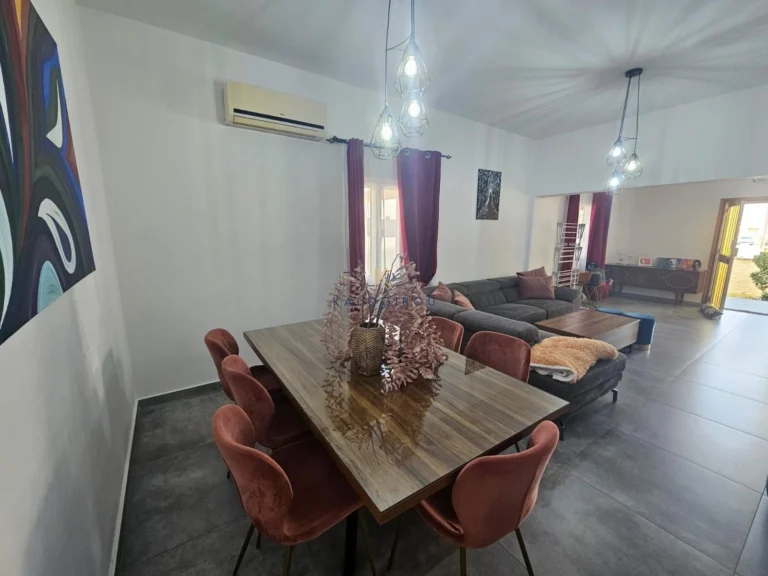 Cheap Houses and Villas for Sale Larnaca up to 300000 euro