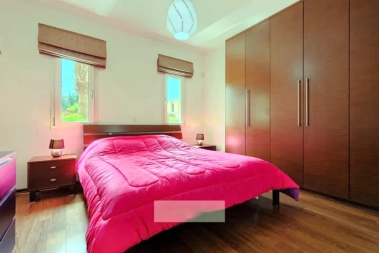 422m² House for Sale in Paphos – Universal