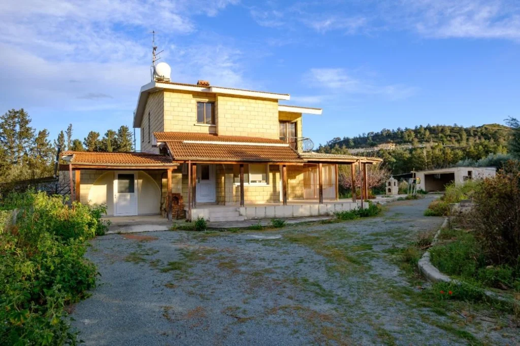 3 Bedroom House for Sale in Pervolia Larnacas