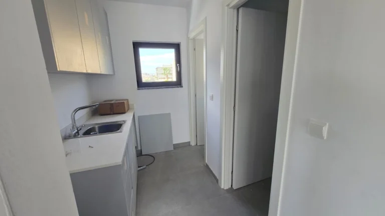 729m² Building for Sale in Kato Polemidia, Limassol District