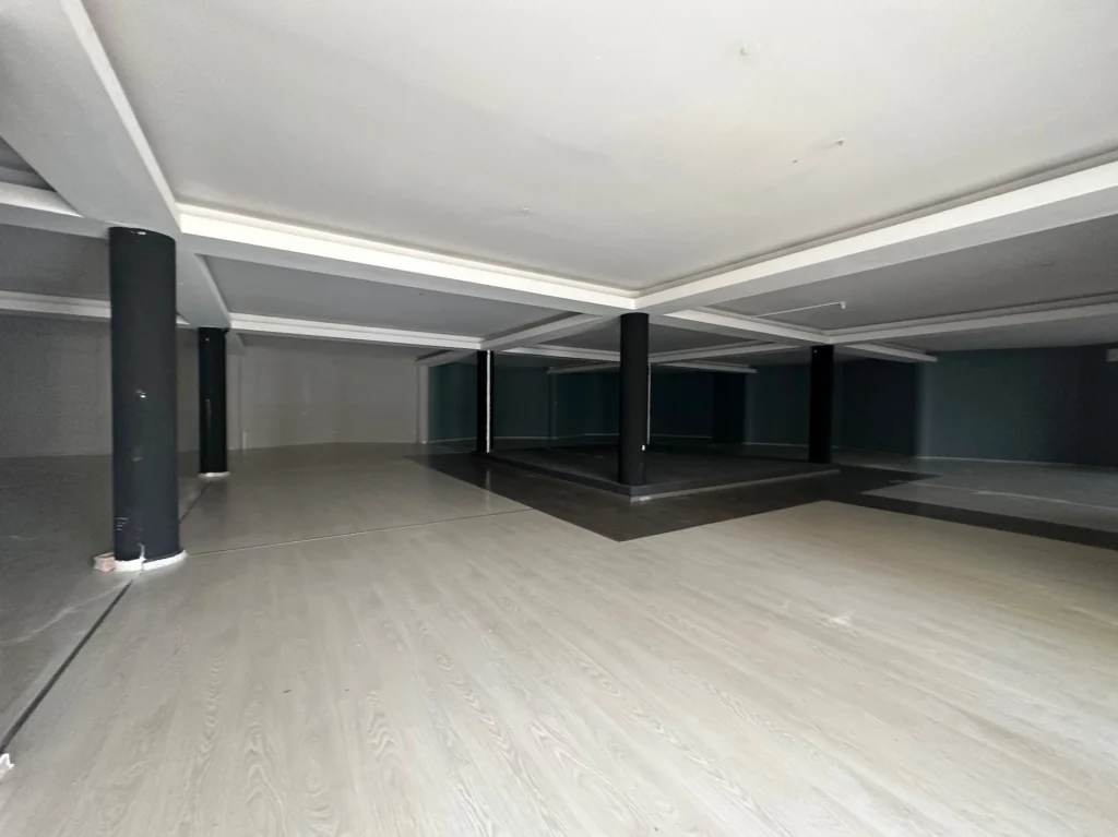 600m² Commercial for Rent in Kato Polemidia, Limassol District