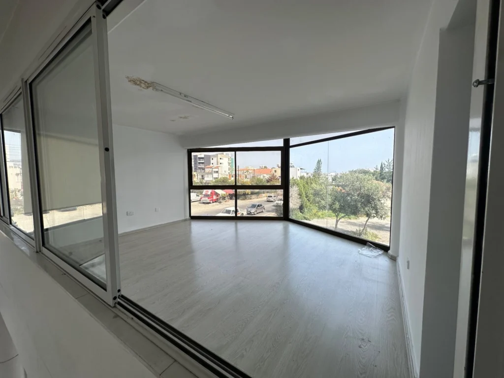 600m² Commercial for Rent in Kato Polemidia, Limassol District