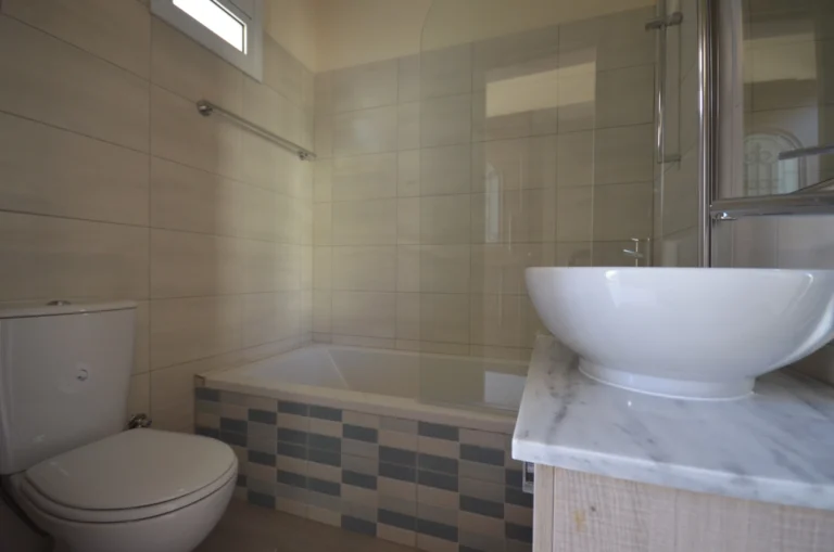 3 Bedroom House for Sale in Tombs Of the Kings, Paphos District