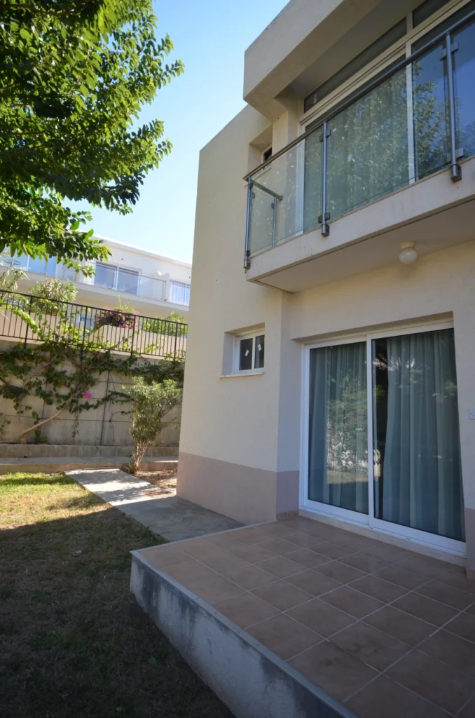 3 Bedroom House for Sale in Tombs Of the Kings, Paphos District