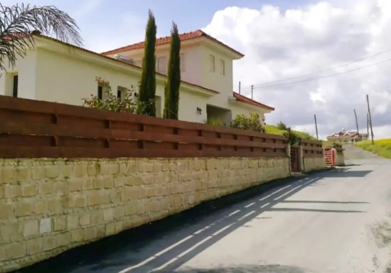 3 Bedroom House for Sale in Moni, Limassol District