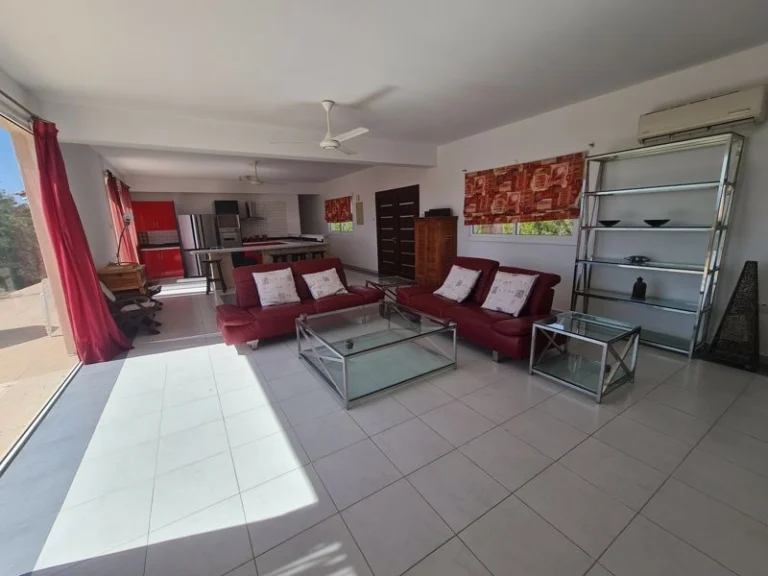 3 Bedroom House for Sale in Polemi, Paphos District
