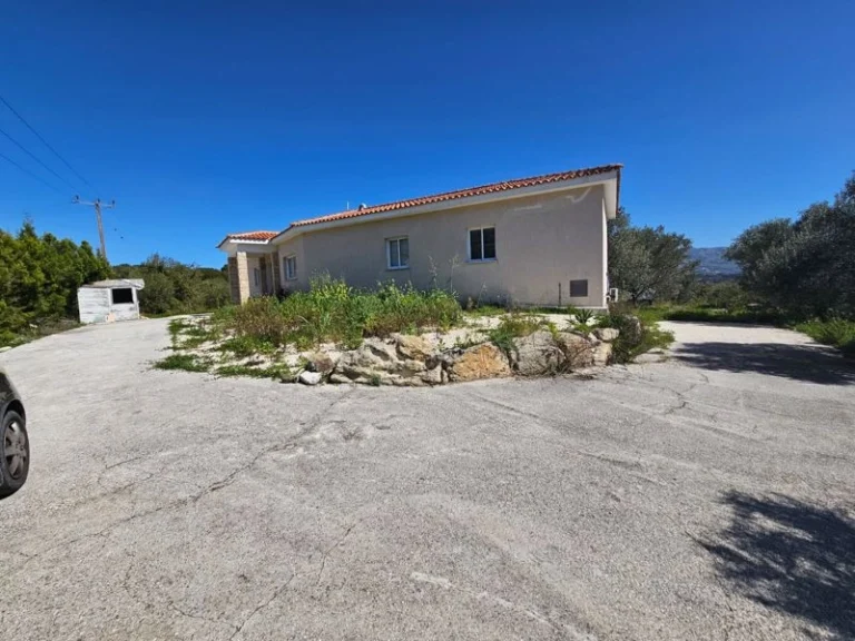 3 Bedroom House for Sale in Polemi, Paphos District