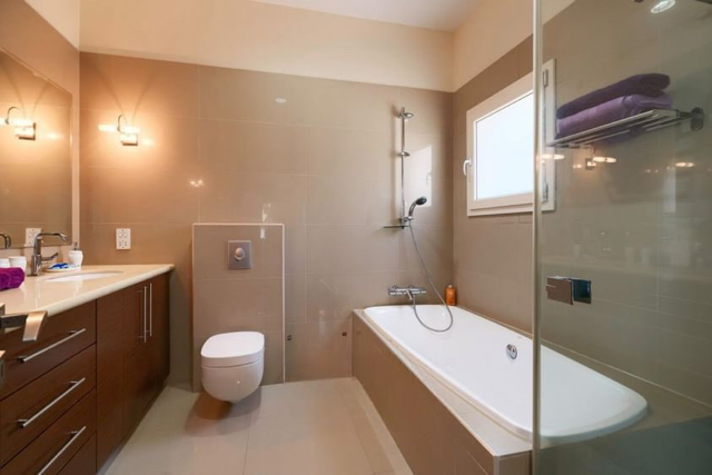 6+ Bedroom House for Sale in Paphos – Universal