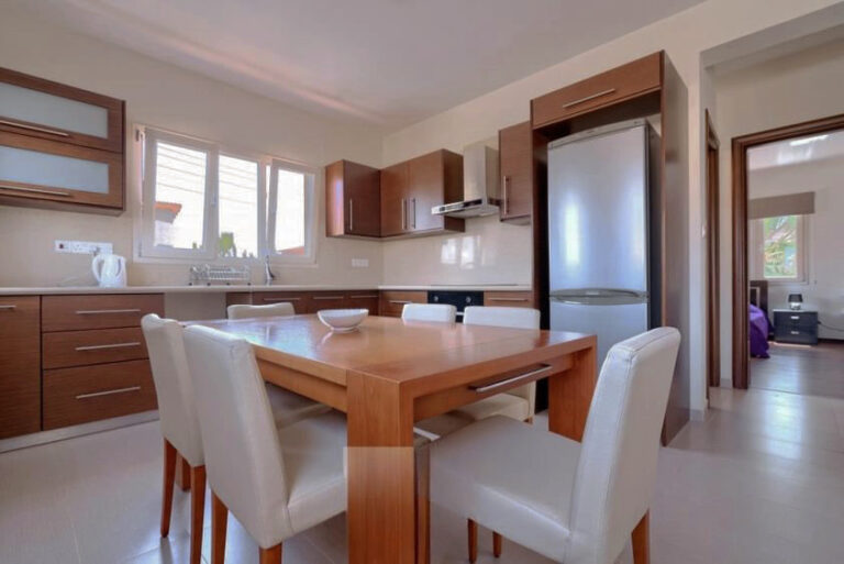 6+ Bedroom House for Sale in Paphos – Universal