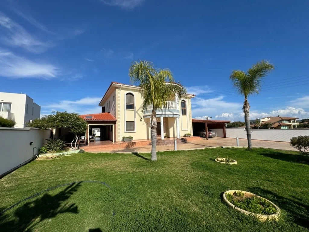 5 Bedroom House for Sale in Famagusta – Agia Napa