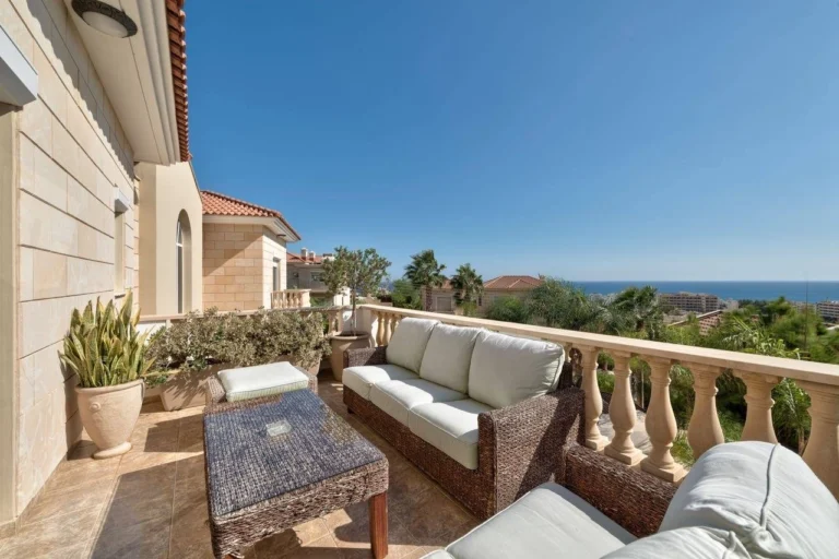 5 Bedroom House for Sale in Agios Tychonas, Limassol District