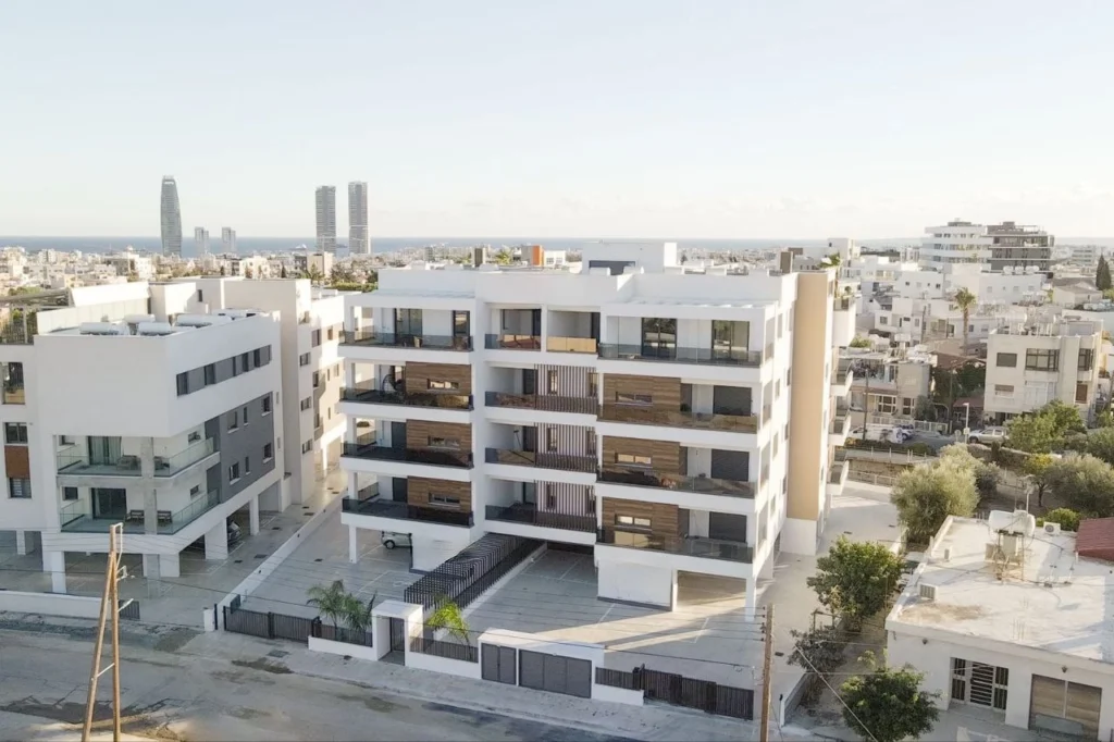 4 Bedroom Apartment for Sale in Limassol – Mesa Geitonia