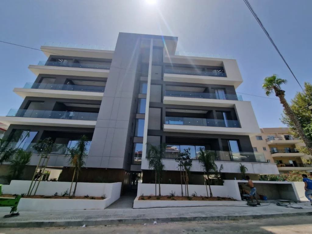 3 Bedroom Apartment for Sale in Limassol – Mesa Geitonia