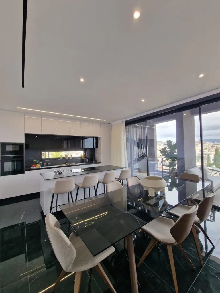 3 Bedroom Apartment for Sale in Limassol – Mesa Geitonia