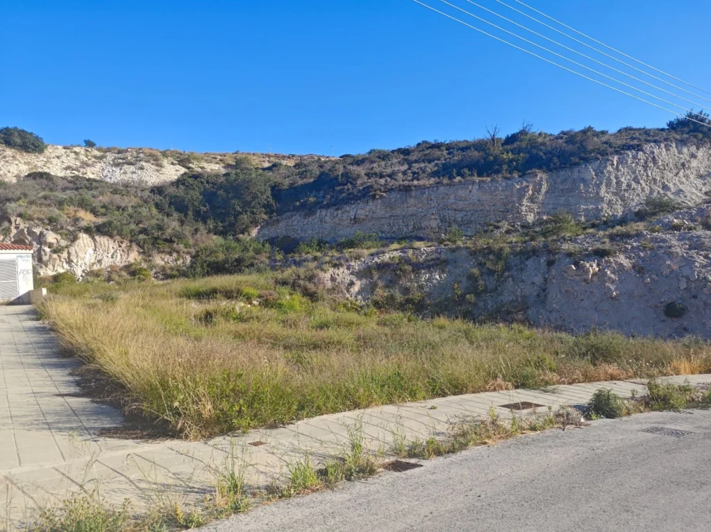 809m² Plot for Sale in Agios Tychonas, Limassol District