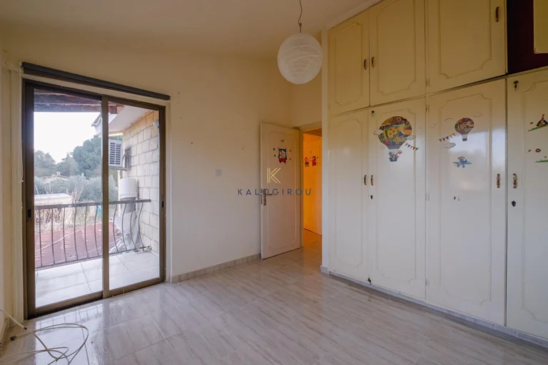 3 Bedroom House for Sale in Pyrga Larnakas, Larnaca District
