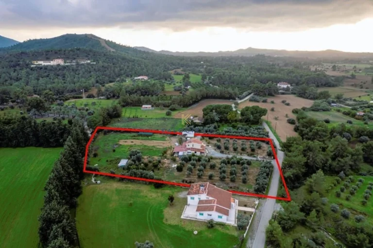 3 Bedroom House for Sale in Pyrga Larnakas, Larnaca District