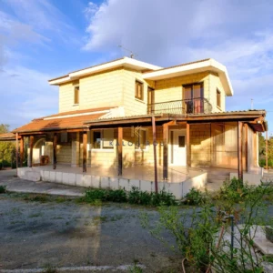 3 Bedroom House for Sale in Pyrga Larnakas, Larnaca District