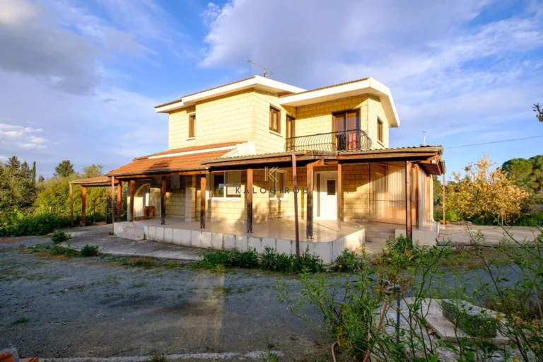 Cheap Houses and Villas for Sale Larnaca up to 600000 euro