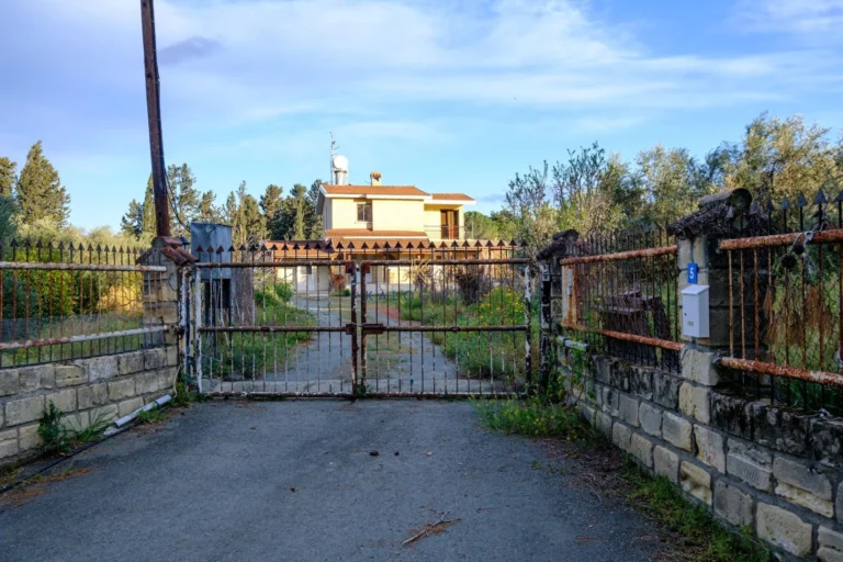 Cheap Houses and Villas for Sale Larnaca up to 600000 euro