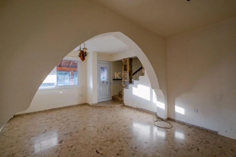 3 Bedroom House for Sale in Pyrga Larnakas, Larnaca District