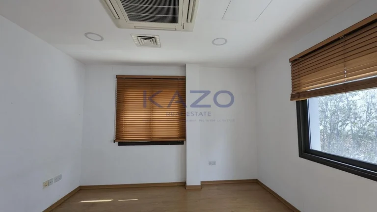 520m² Building for Sale in Agios Dometios, Nicosia District