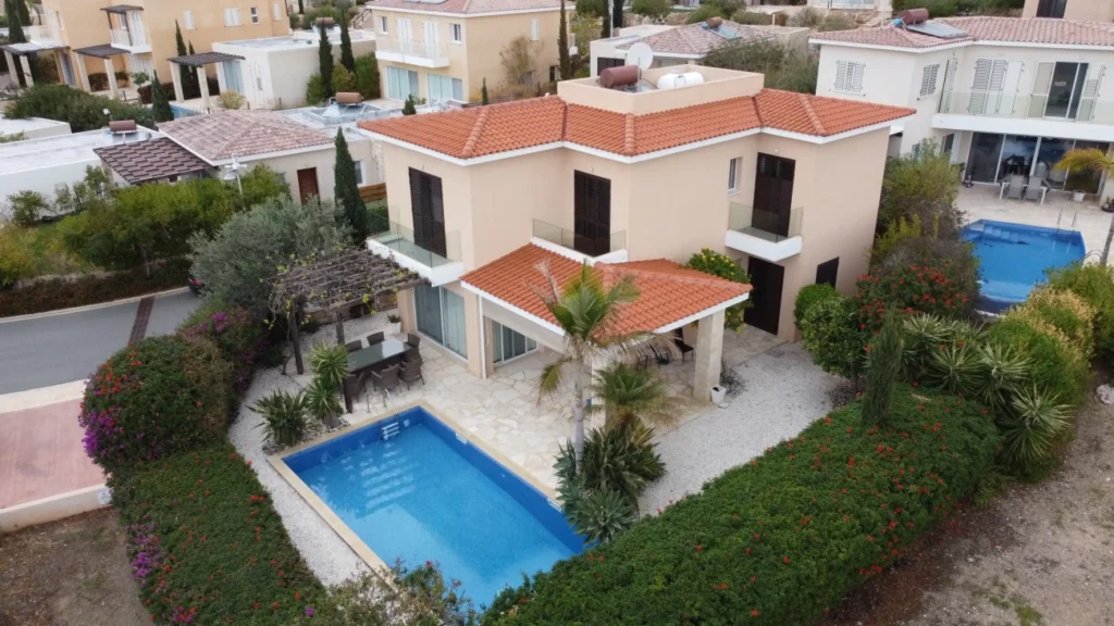 4 Bedroom House for Sale in Chlorakas, Paphos District