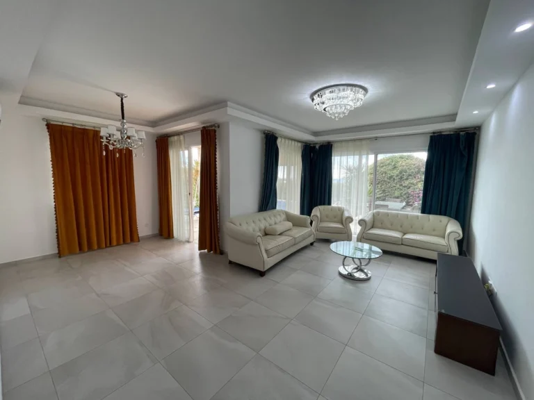 4 Bedroom House for Sale in Chlorakas, Paphos District