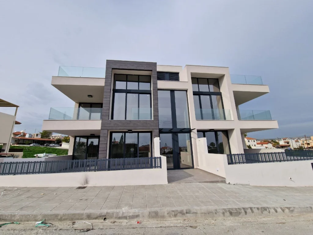 4 Bedroom Apartment for Sale in Oroklini, Larnaca District