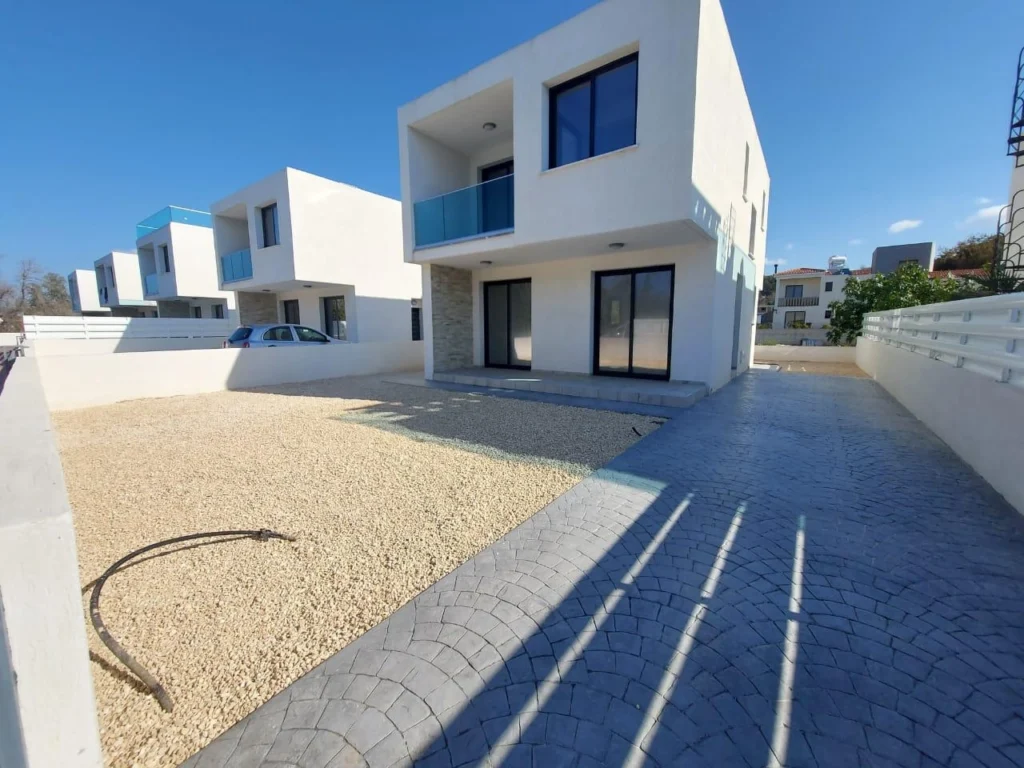 3 Bedroom House for Sale in Chlorakas, Paphos District