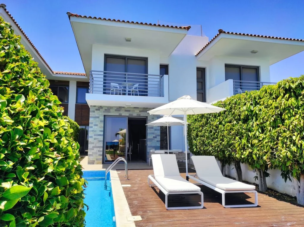 3 Bedroom House for Sale in Mazotos, Larnaca District