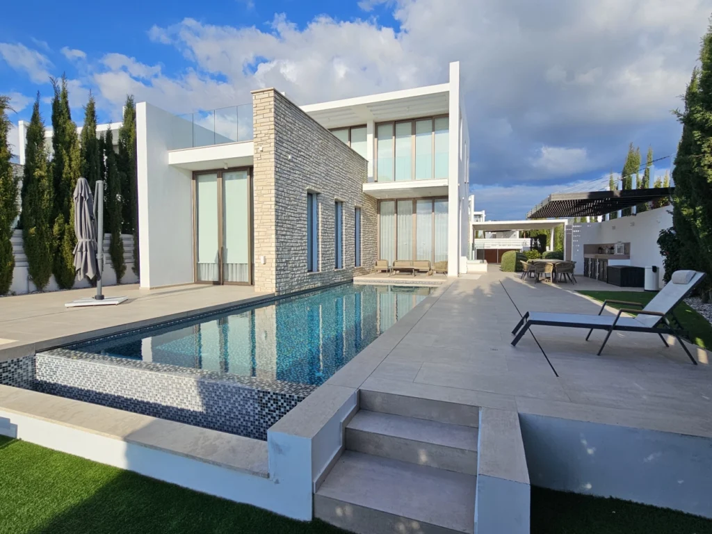 5 Bedroom House for Sale in Pegeia, Paphos District