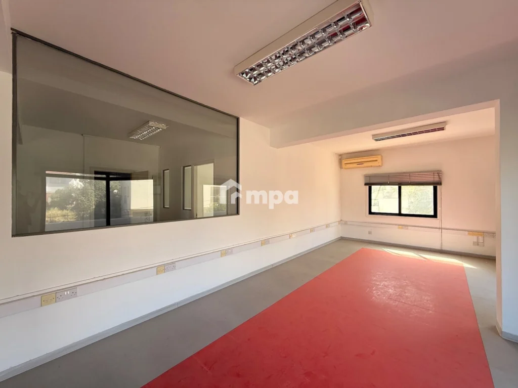 120m² Office for Rent in Nicosia District
