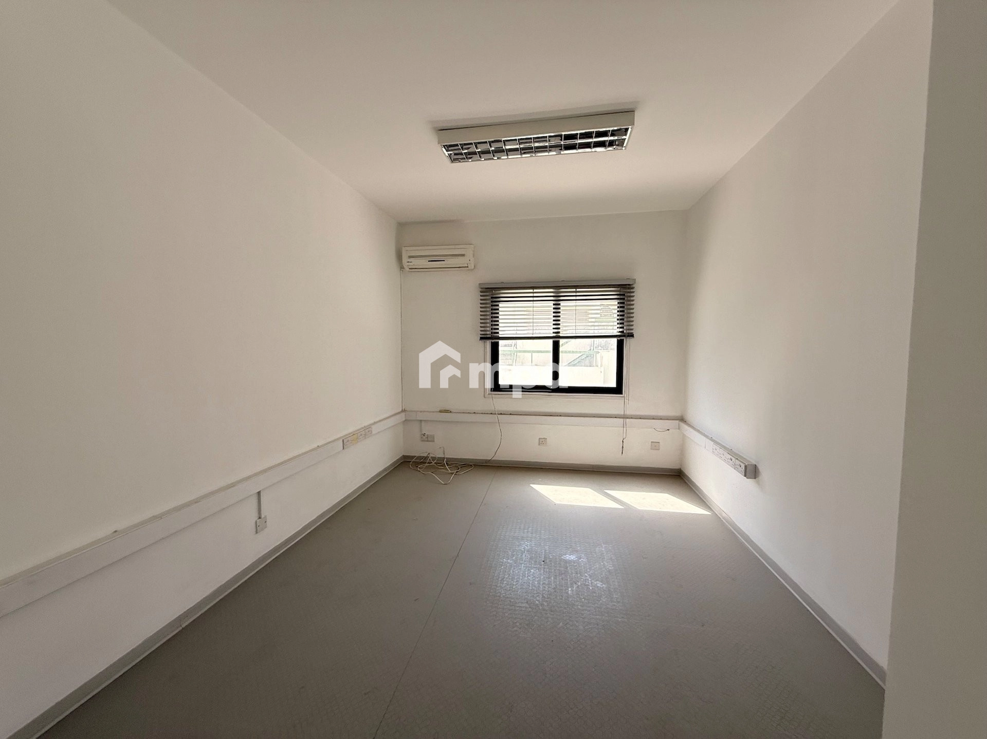 120m² Office for Rent in Nicosia District