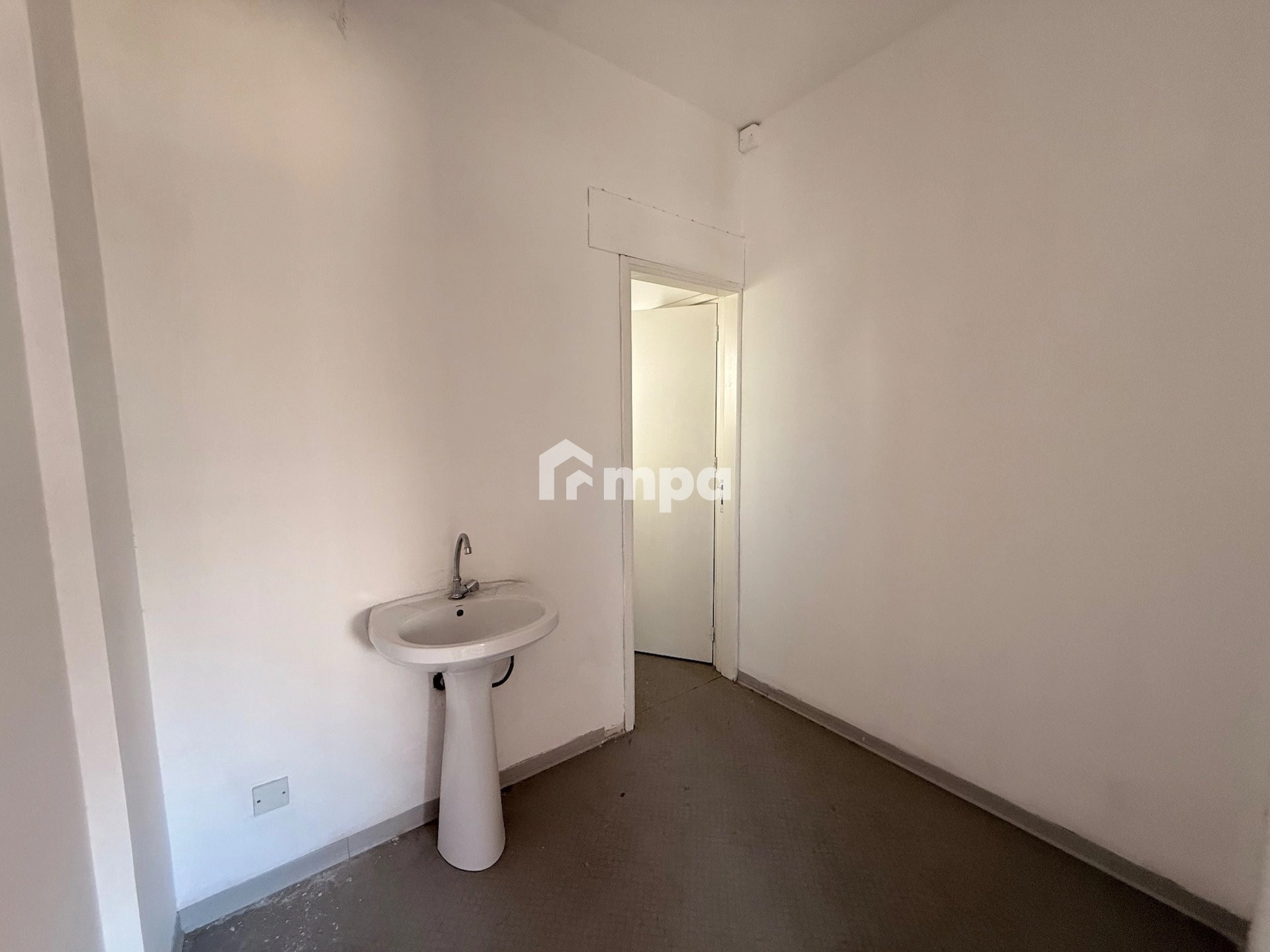 120m² Office for Rent in Nicosia District