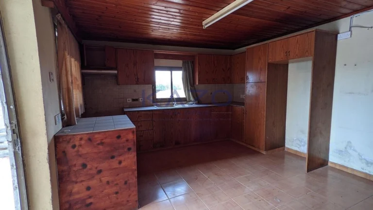 95m² Commercial for Sale in Frenaros, Famagusta District