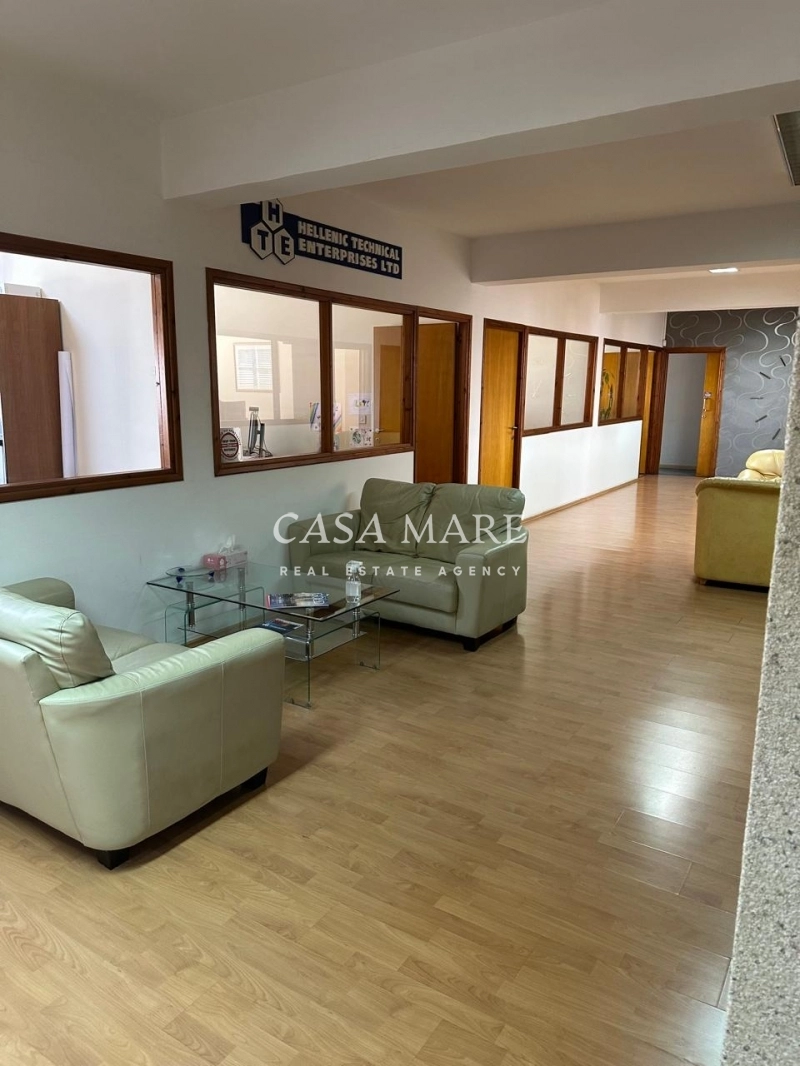 355m² Office for Rent