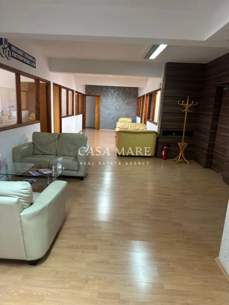 355m² Office for Rent