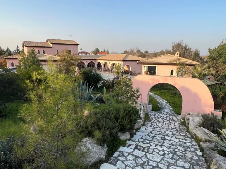 Cheap Houses and Villas for Sale Nicosia up to 900000 euro