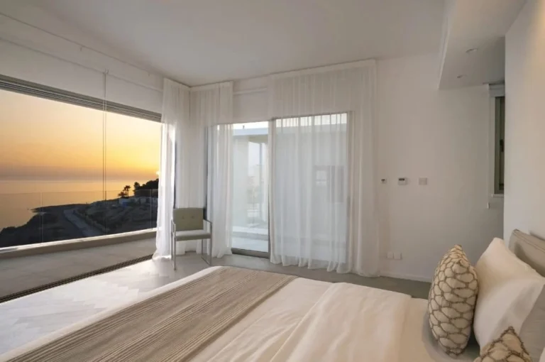 6+ Bedroom House for Sale in Kissonerga, Paphos District