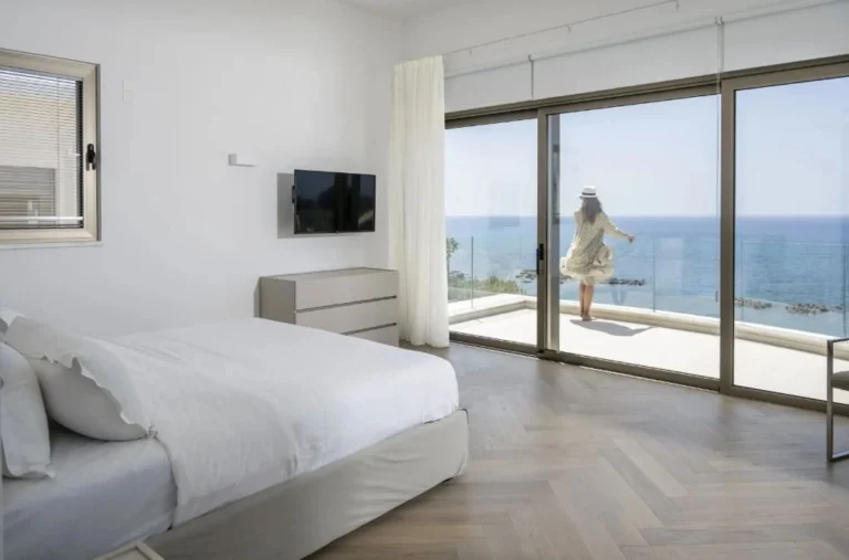 6+ Bedroom House for Sale in Kissonerga, Paphos District