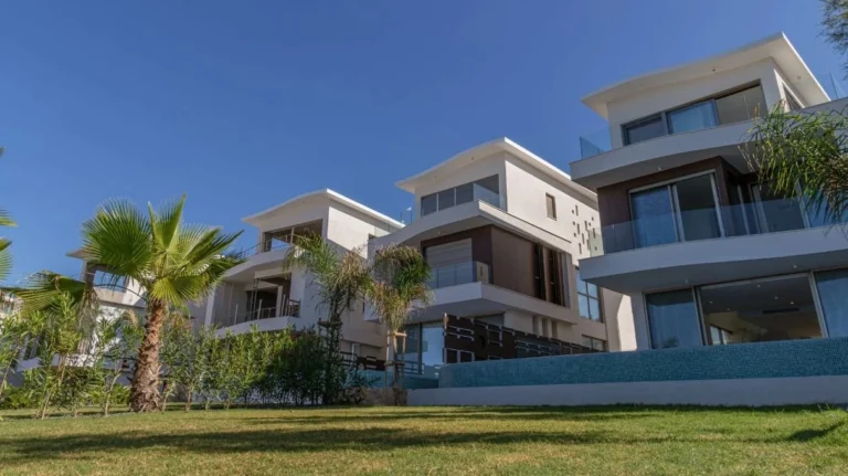 5 Bedroom House for Sale in Kissonerga, Paphos District