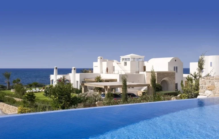 4 Bedroom House for Sale in Chlorakas, Paphos District