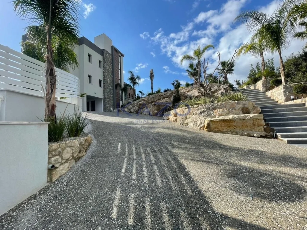 450m² House for Sale in Parekklisia, Limassol District