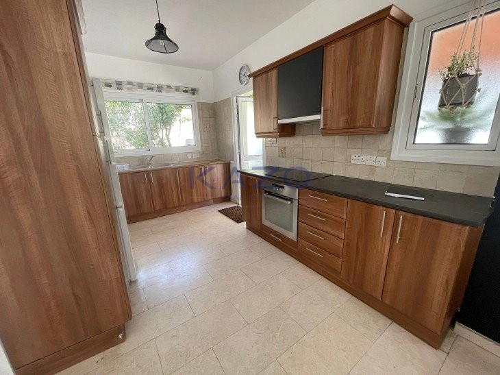 4 Bedroom House for Sale in Agios Tychonas, Limassol District