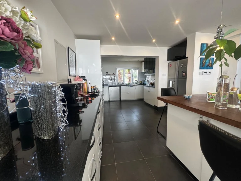 4 Bedroom House for Sale in Agios Tychonas, Limassol District