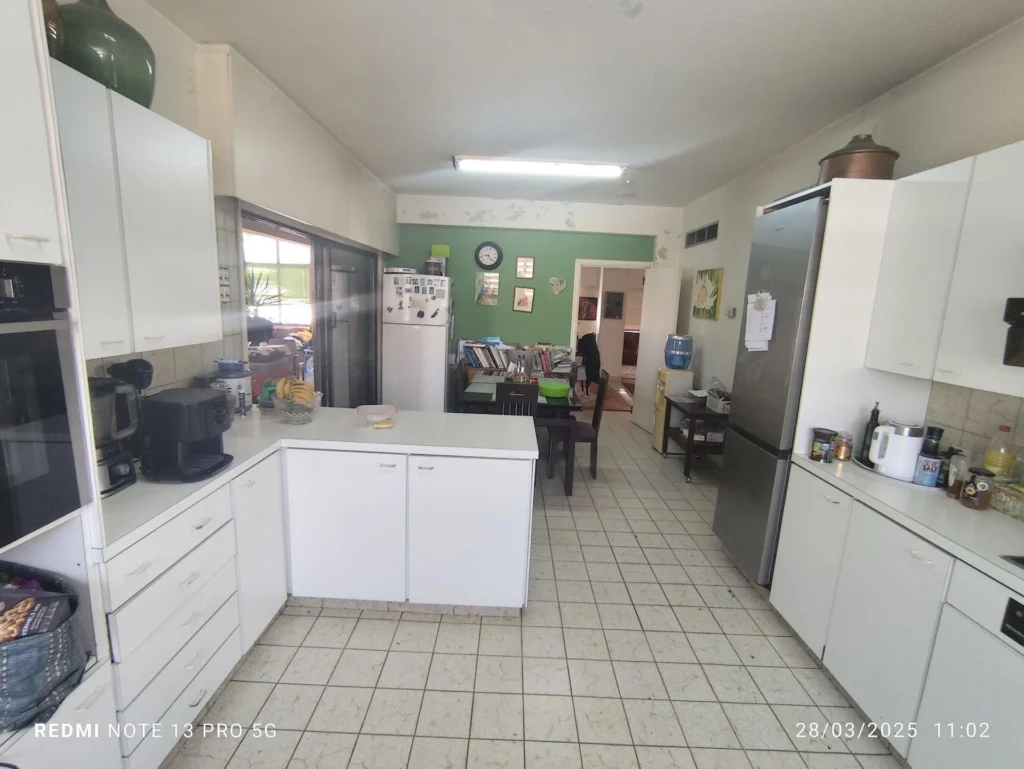 900m² Building for Rent in Limassol – Katholiki