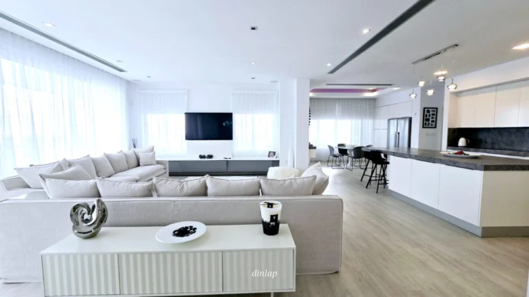 4 Bedroom House for Sale in Agios Tychonas, Limassol District