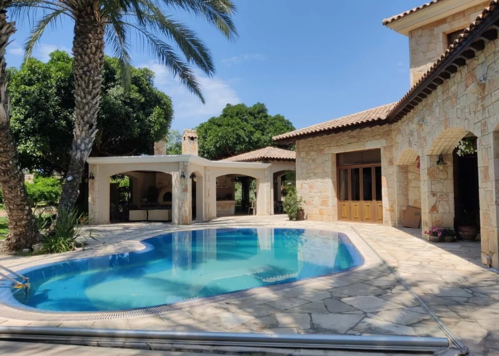 6+ Bedroom House for Sale in Ypsonas, Limassol District